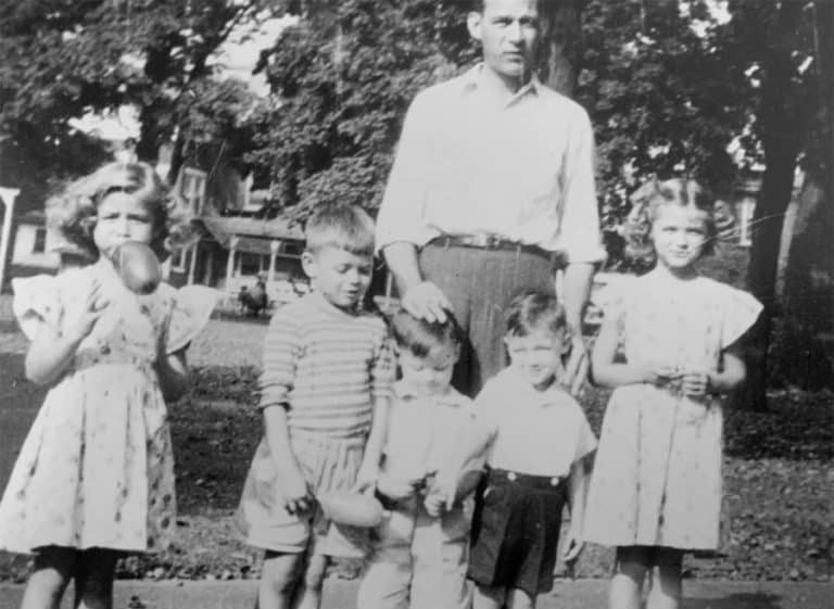 Anna's father with the Rangenow children